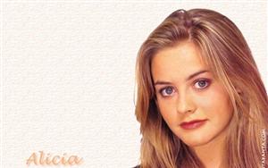 Alicia Silverstone